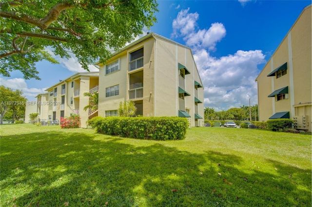 15285 SW 107th Ln 201, Miami, FL 33196