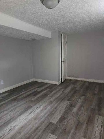 109 E Joy Street, Harrisonville, MO 64701