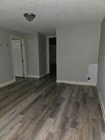 109 E Joy Street, Harrisonville, MO 64701