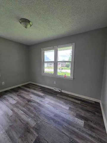 109 E Joy Street, Harrisonville, MO 64701