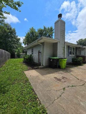109 E Joy Street, Harrisonville, MO 64701