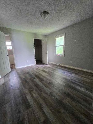 109 E Joy Street, Harrisonville, MO 64701
