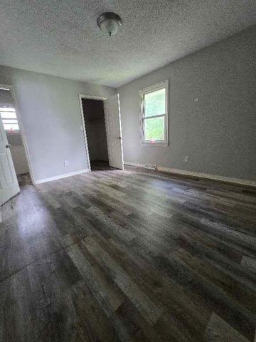 109 E Joy Street, Harrisonville, MO 64701