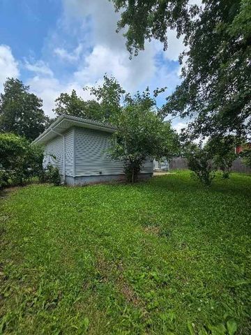 109 E Joy Street, Harrisonville, MO 64701