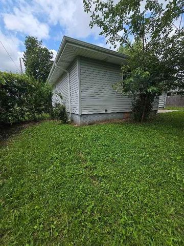 109 E Joy Street, Harrisonville, MO 64701