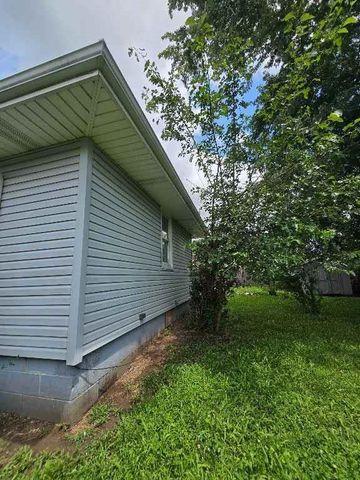109 E Joy Street, Harrisonville, MO 64701