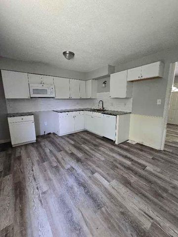 109 E Joy Street, Harrisonville, MO 64701