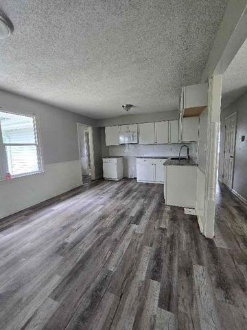 109 E Joy Street, Harrisonville, MO 64701