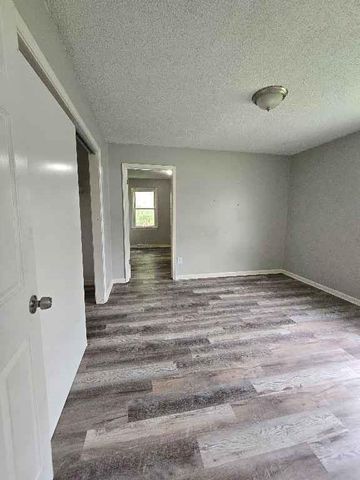 109 E Joy Street, Harrisonville, MO 64701