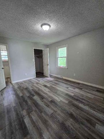 109 E Joy Street, Harrisonville, MO 64701