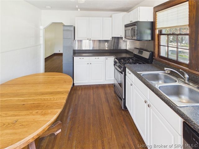311 Knobloch Avenue, Jeffersonville, IN 47130