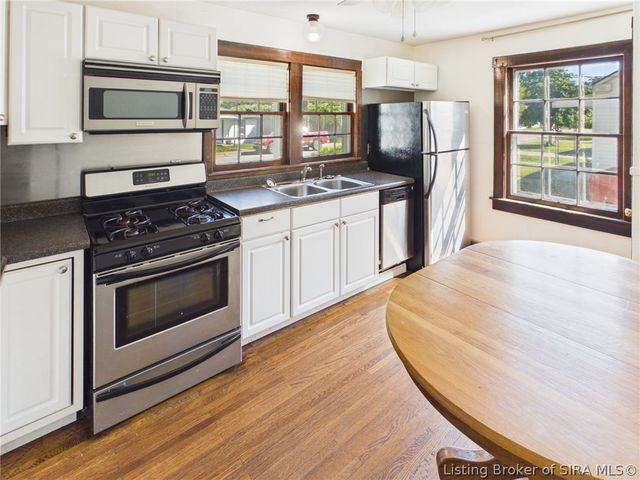 311 Knobloch Avenue, Jeffersonville, IN 47130