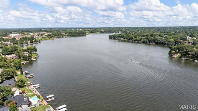 110 Antoinette Terrace, Lake St Louis, MO 63367