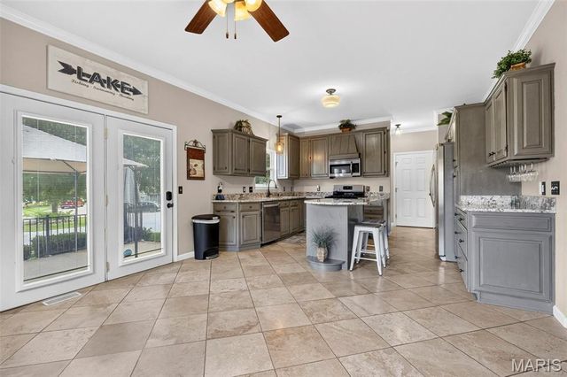 110 Antoinette Terrace, Lake St Louis, MO 63367