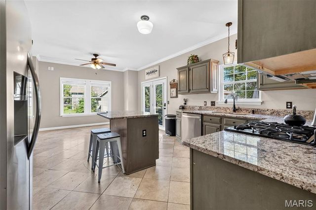 110 Antoinette Terrace, Lake St Louis, MO 63367