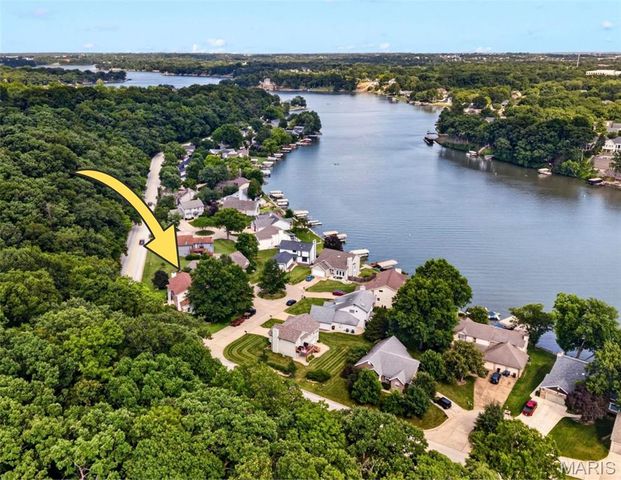 110 Antoinette Terrace, Lake St Louis, MO 63367