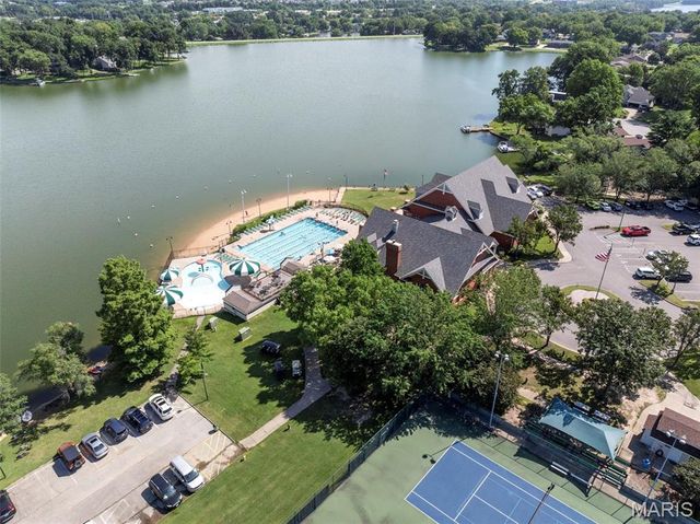 110 Antoinette Terrace, Lake St Louis, MO 63367