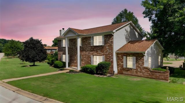 110 Antoinette Terrace, Lake St Louis, MO 63367