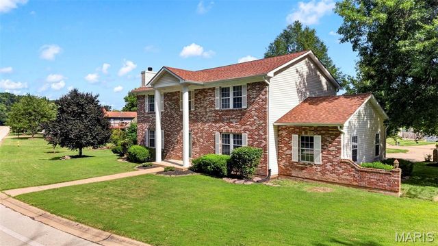 110 Antoinette Terrace, Lake St Louis, MO 63367