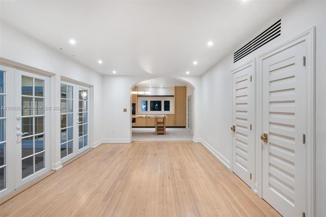 909 Roderigo Ave, Coral Gables, FL 33134