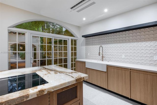 909 Roderigo Ave, Coral Gables, FL 33134