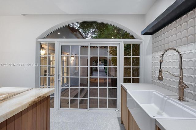 909 Roderigo Ave, Coral Gables, FL 33134