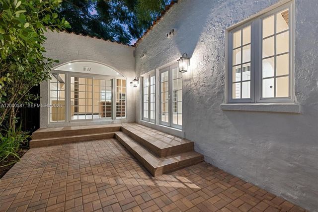909 Roderigo Ave, Coral Gables, FL 33134