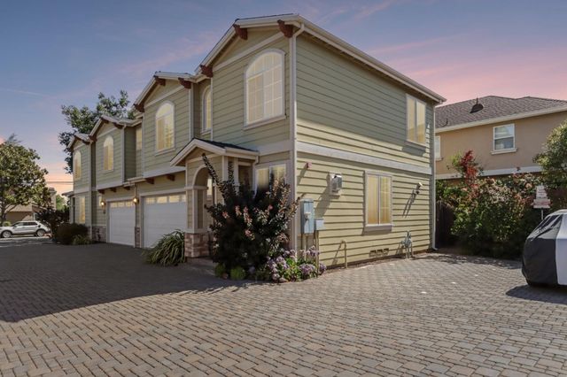 182 Redding Road, Campbell, CA 95008