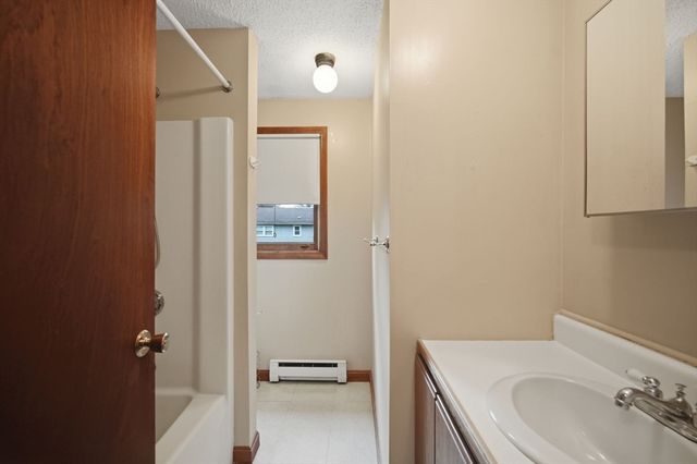 49-51 Tulsa St, Springfield, MA 01118