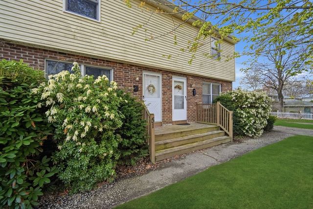 49-51 Tulsa St, Springfield, MA 01118