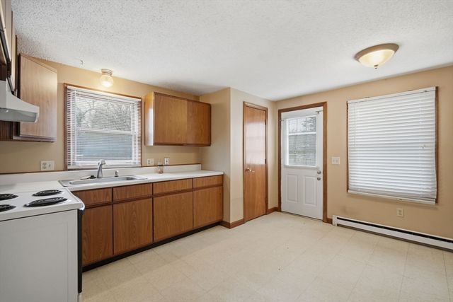 49-51 Tulsa St, Springfield, MA 01118