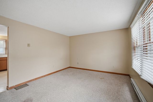 49-51 Tulsa St, Springfield, MA 01118