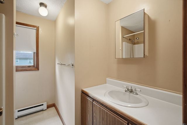 49-51 Tulsa St, Springfield, MA 01118