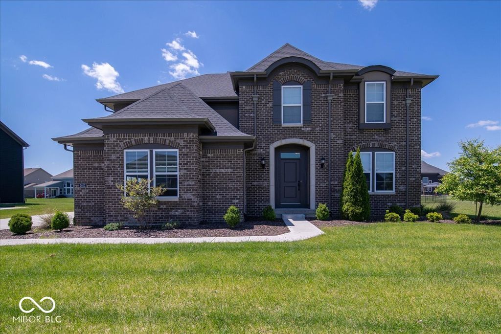 1402 Hove Drive, Greenwood, IN 46143