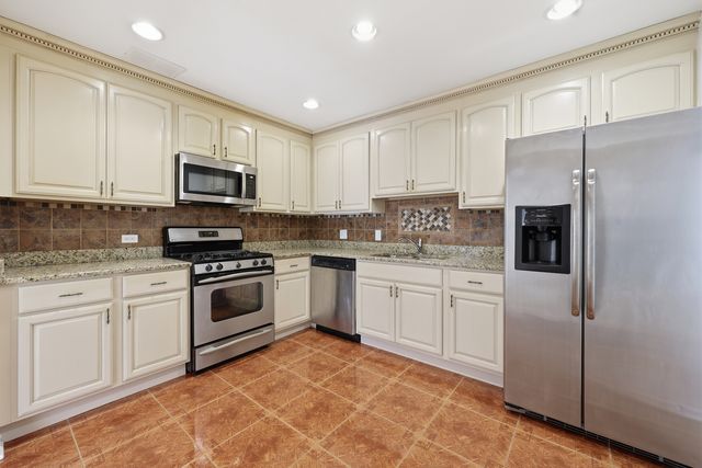 1542 Anderson Lane, Buffalo Grove, IL 60089
