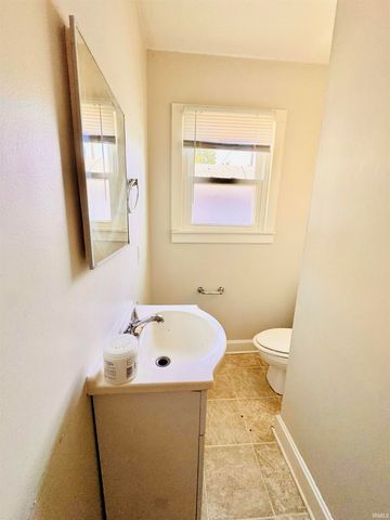 706 Madison Avenue, Evansville, IN 47713
