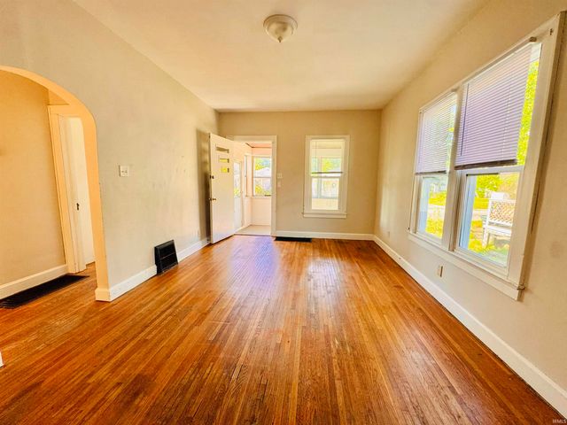 706 Madison Avenue, Evansville, IN 47713