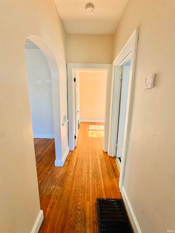 706 Madison Avenue, Evansville, IN 47713