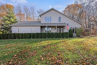 332 Club View Drive, Kalamazoo, MI 49009