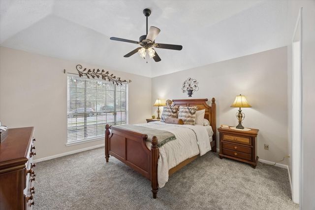 2210 Lady Leslie Lane, Pearland, TX 77581