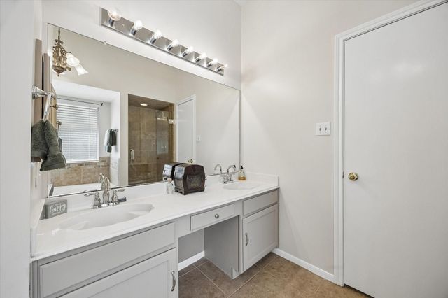 2210 Lady Leslie Lane, Pearland, TX 77581