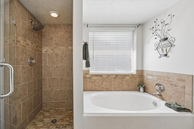 2210 Lady Leslie Lane, Pearland, TX 77581