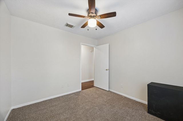 2210 Lady Leslie Lane, Pearland, TX 77581