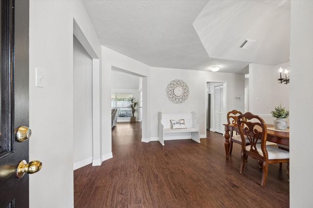 2210 Lady Leslie Lane, Pearland, TX 77581