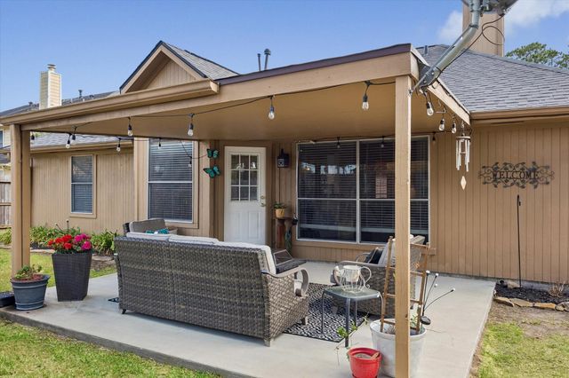 2210 Lady Leslie Lane, Pearland, TX 77581