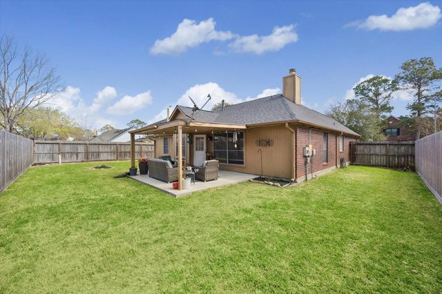 2210 Lady Leslie Lane, Pearland, TX 77581