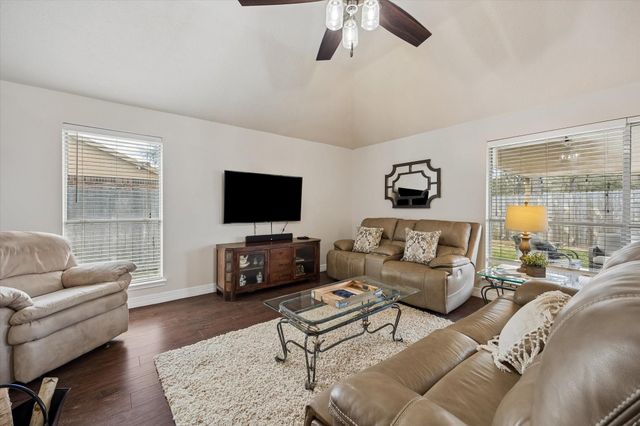 2210 Lady Leslie Lane, Pearland, TX 77581