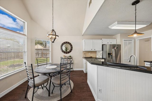 2210 Lady Leslie Lane, Pearland, TX 77581