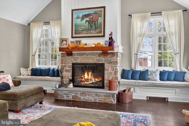 813 PLYMOUTH RD, Gwynedd Valley, PA 19437