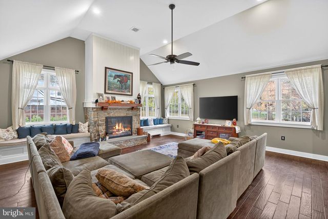 813 PLYMOUTH RD, Gwynedd Valley, PA 19437